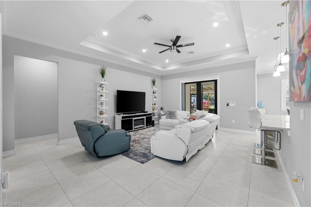 2642 10th Ave NE, Naples, FL 34120-9