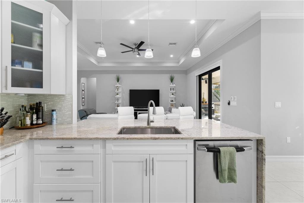 2642 10th Ave NE, Naples, FL 34120-15