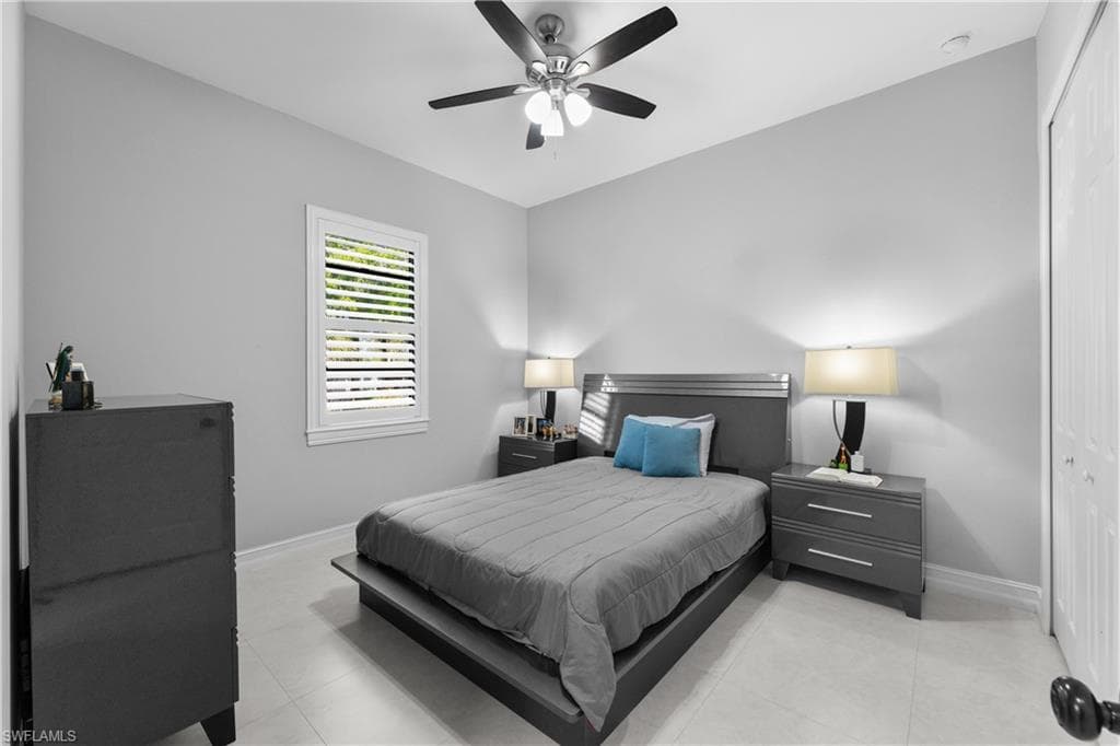2642 10th Ave NE, Naples, FL 34120-3