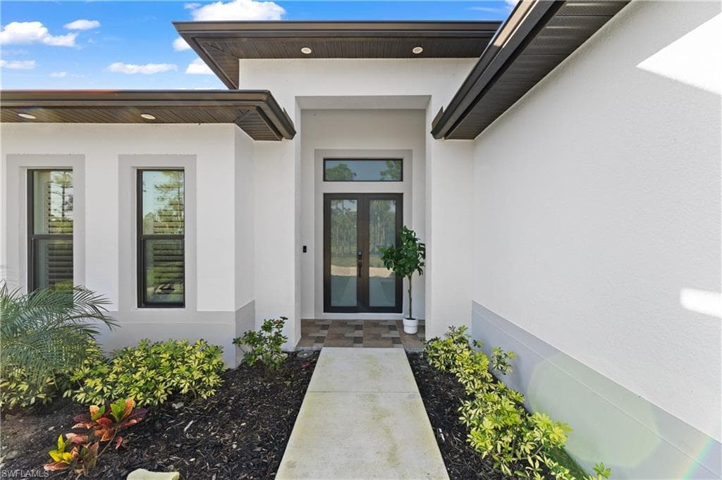 2642 10th Ave NE, Naples, FL 34120-6