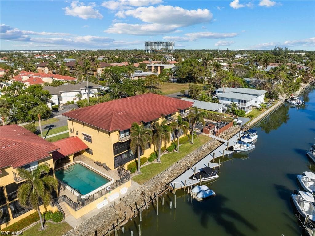 1400 Blue Point Ave 207, Naples, FL 34102-1