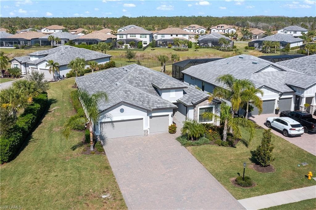 17586 Ashcomb Way, Estero, FL 33928-33