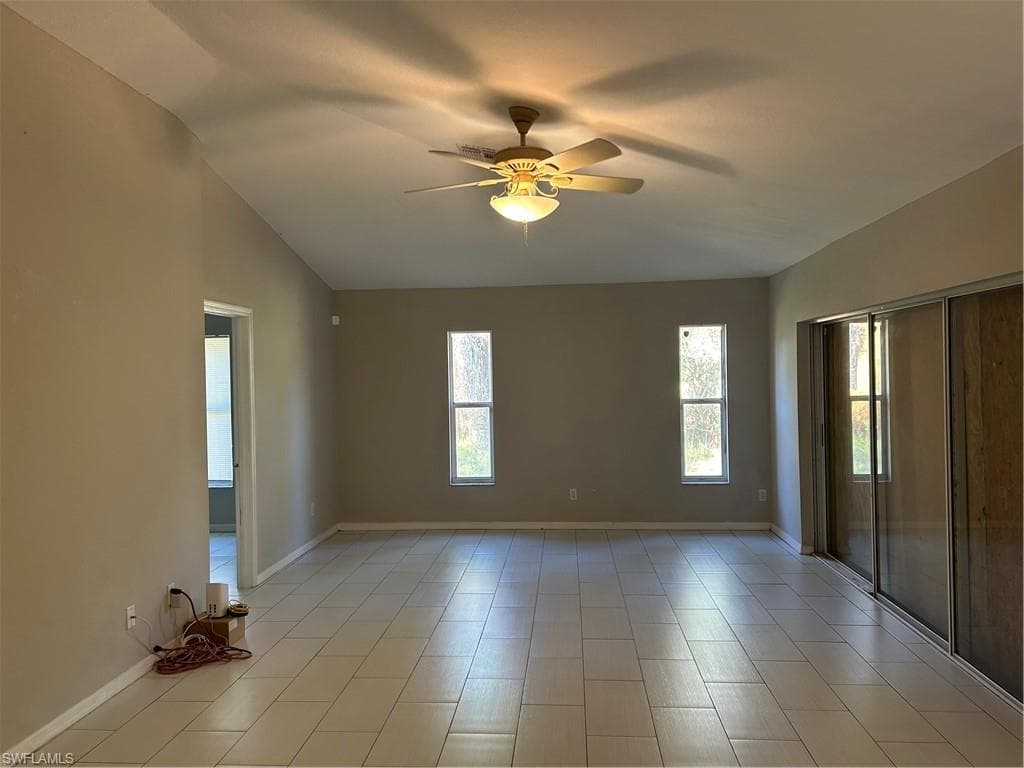811 8th St NE, Naples, FL 34120-8