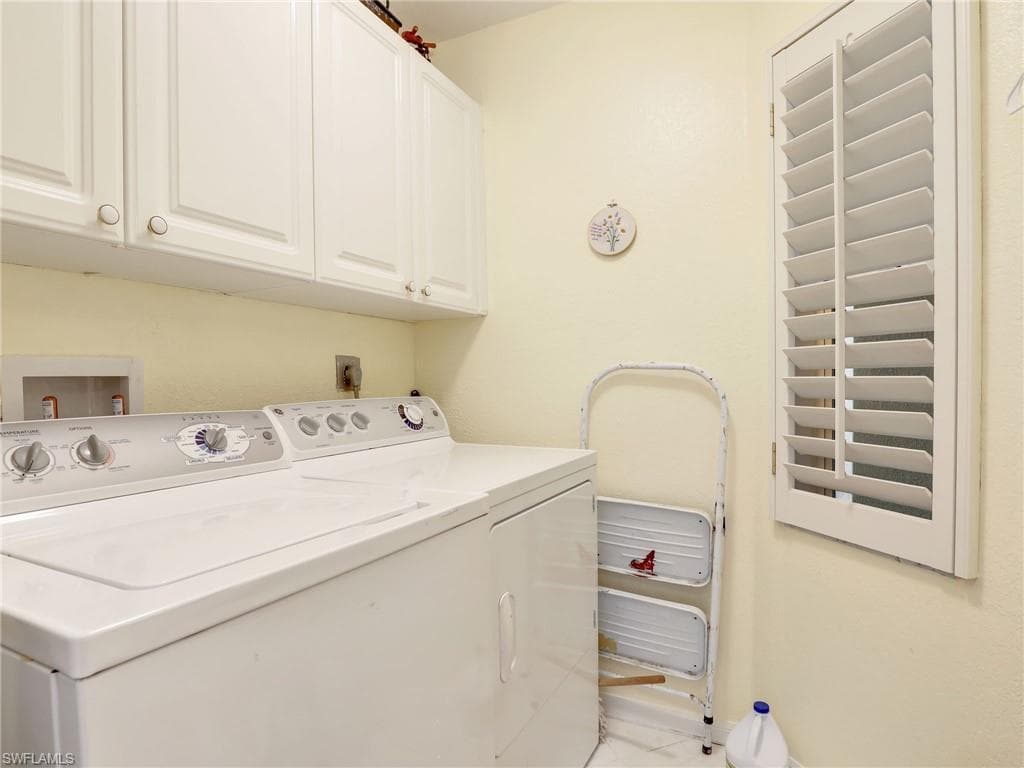 7734 Pebble Creek Cir 104, Naples, FL 34108-27