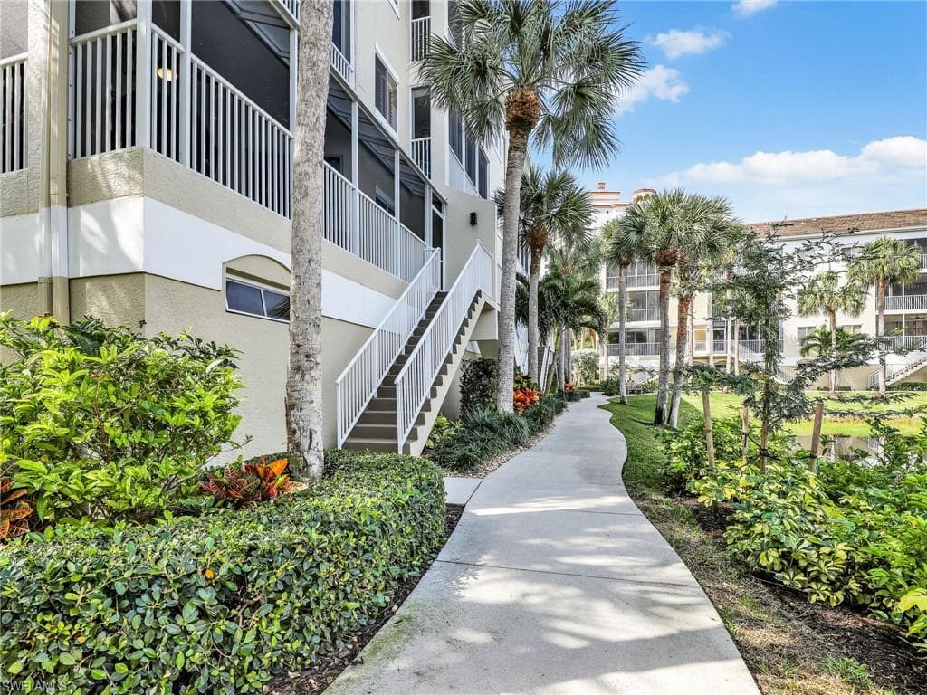 7734 Pebble Creek Cir 104, Naples, FL 34108-32