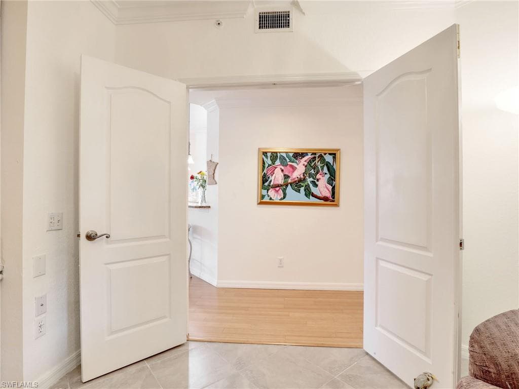 7734 Pebble Creek Cir 104, Naples, FL 34108-4