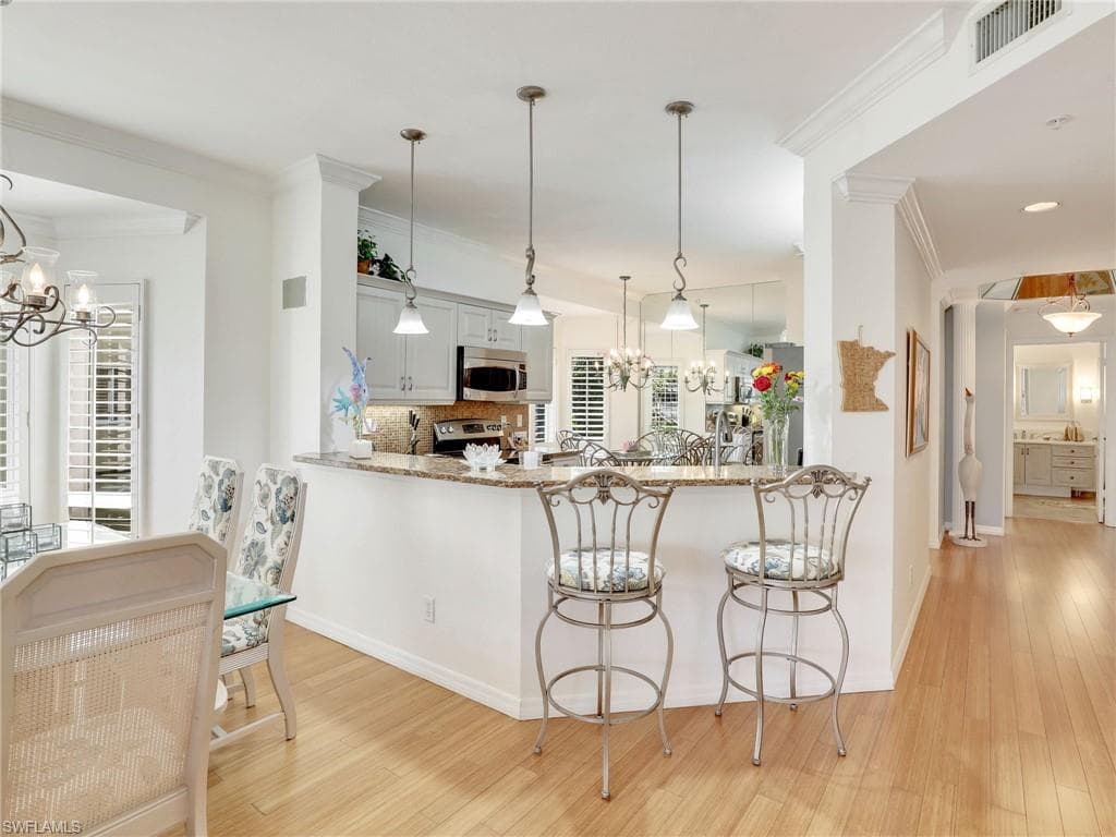 7734 Pebble Creek Cir 104, Naples, FL 34108-6