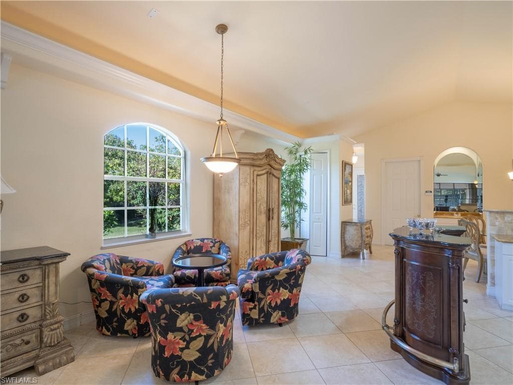 774 105th Ave N, Naples, FL 34108-10