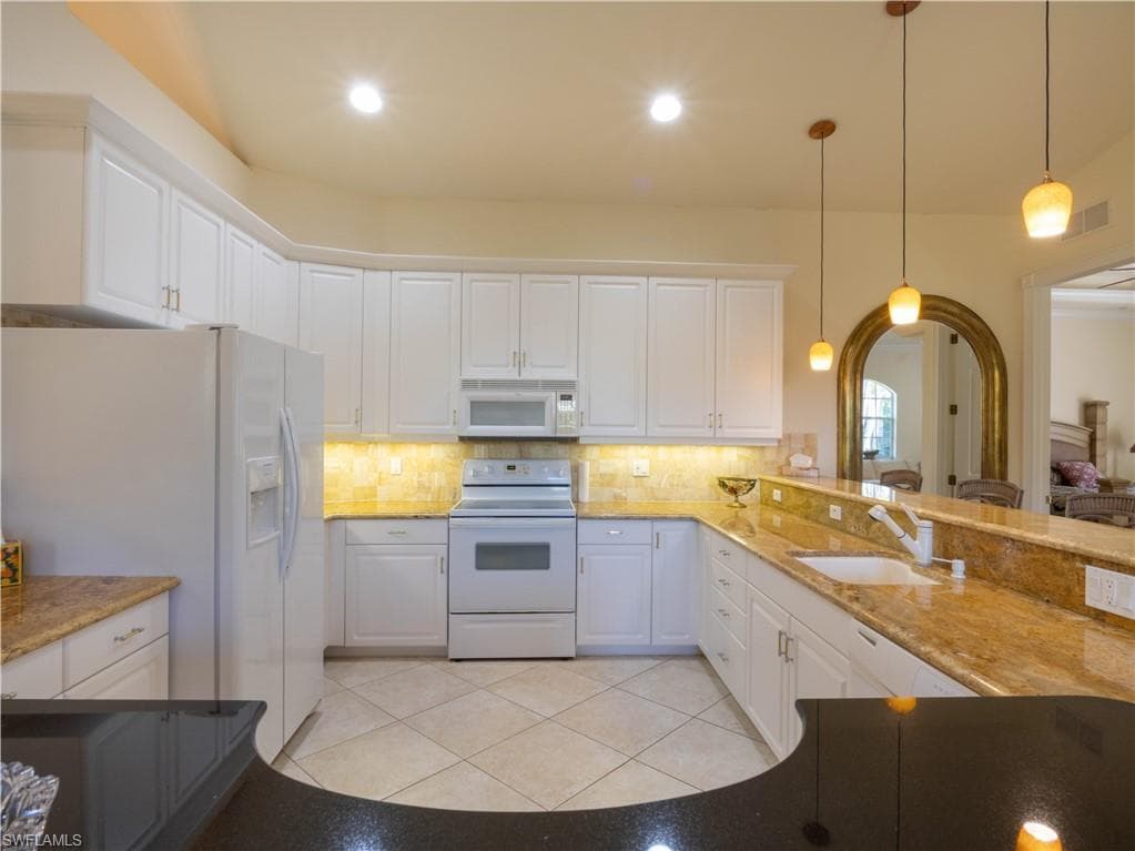 774 105th Ave N, Naples, FL 34108-11
