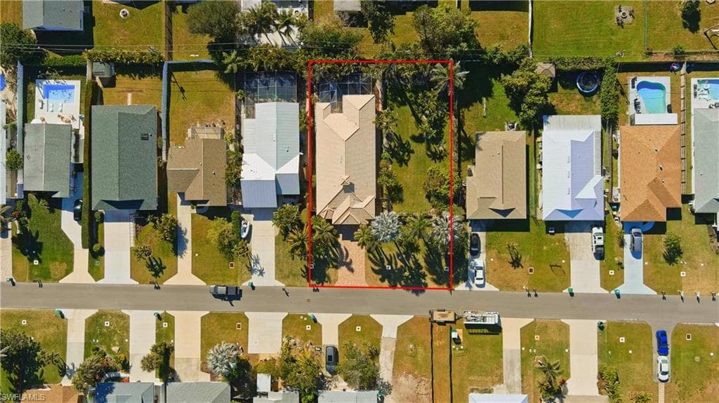 774 105th Ave N, Naples, FL 34108-3