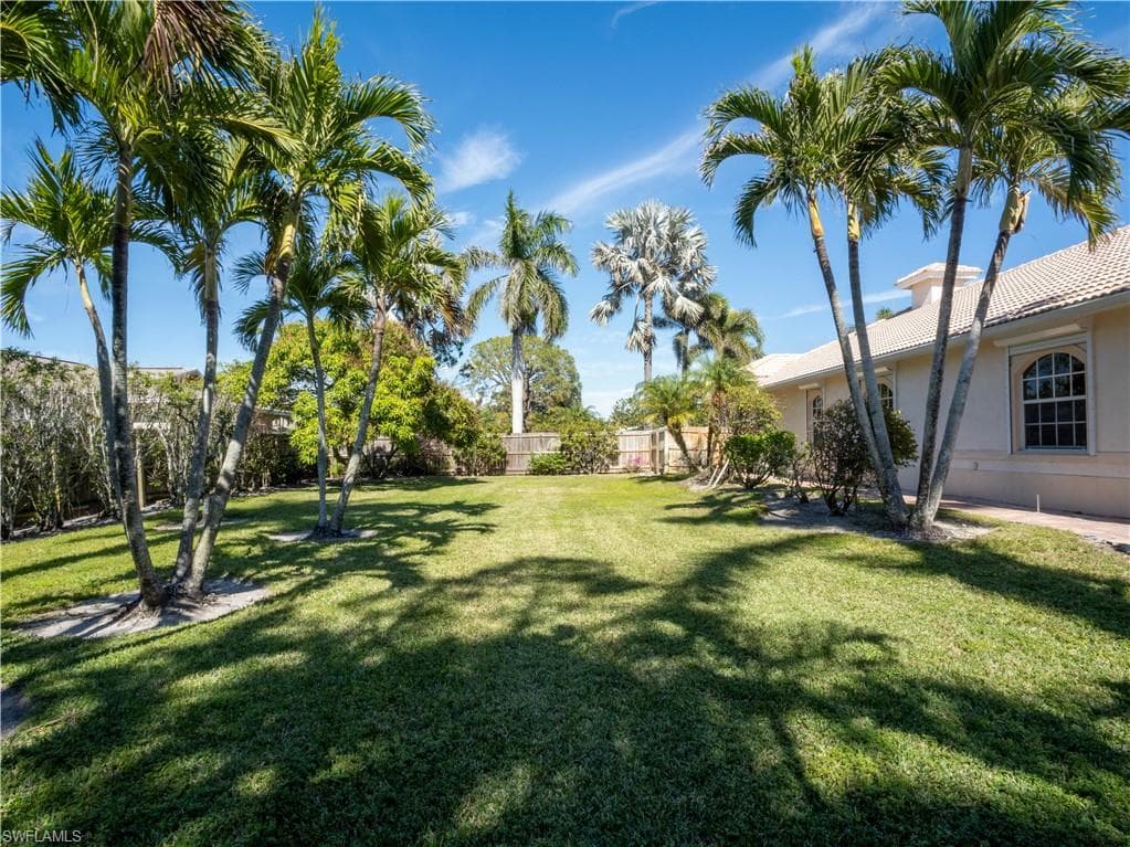 774 105th Ave N, Naples, FL 34108-4