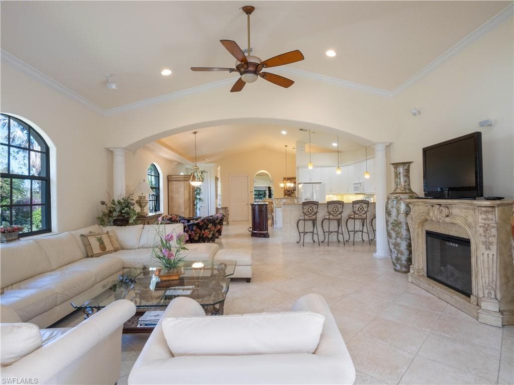 774 105th Ave N, Naples, FL 34108-6
