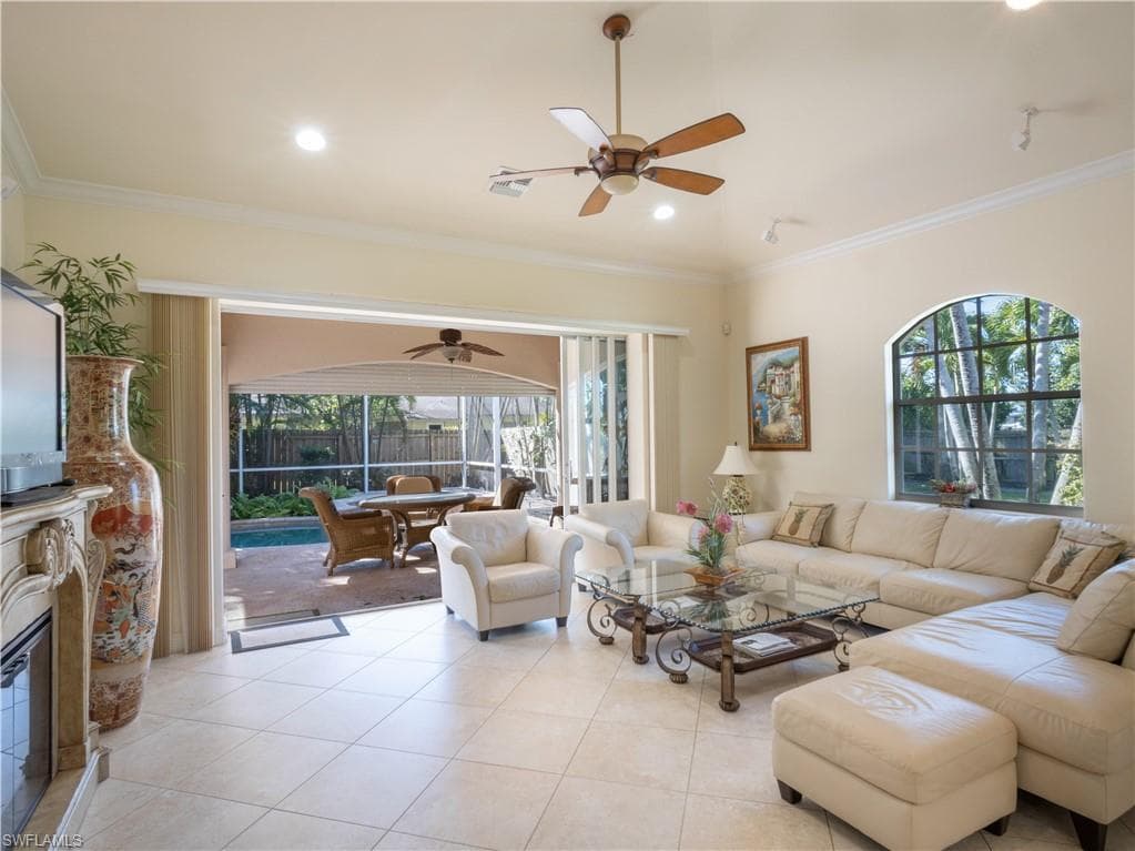 774 105th Ave N, Naples, FL 34108-7