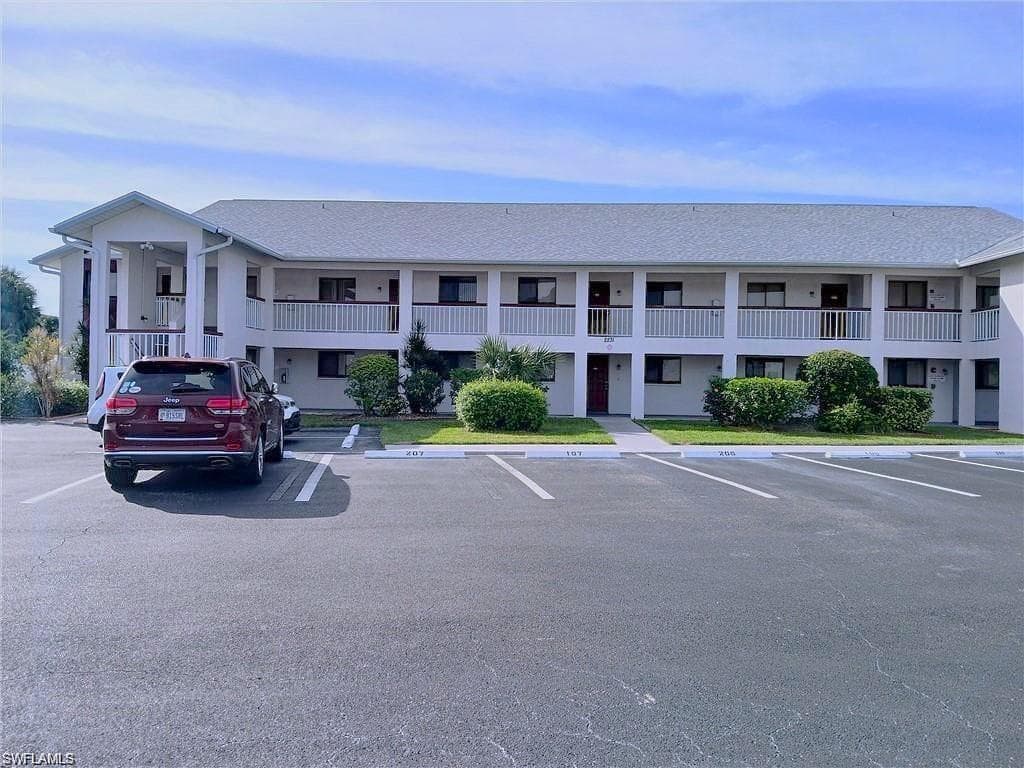 2231 5th St 207, Lehigh Acres, FL 33936-2