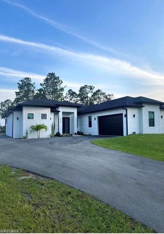 2740 35th Ave NE, Naples, FL 34120-2