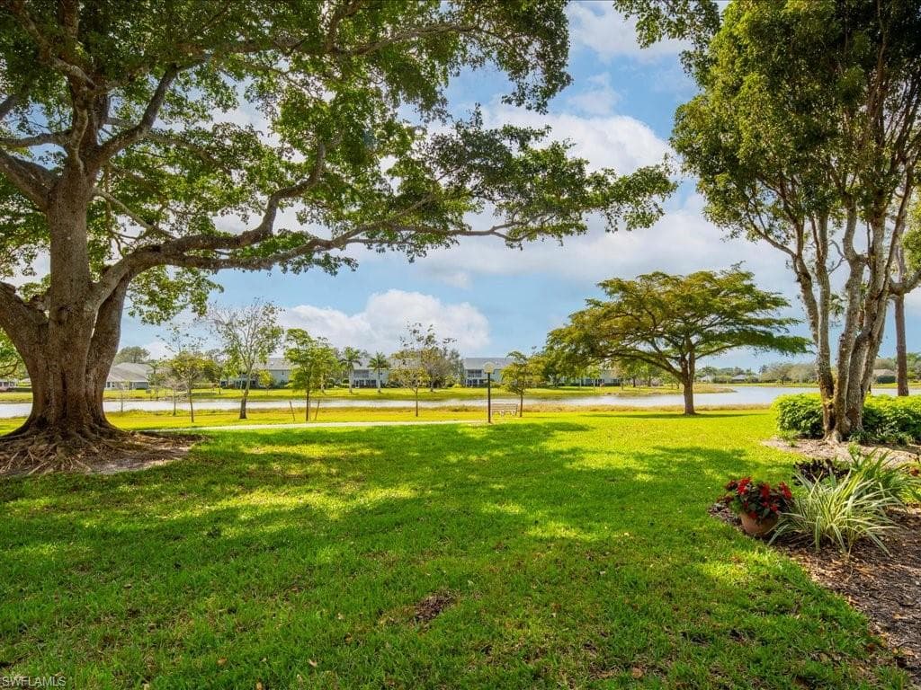 1802 Kings Lake Blvd 105, Naples, FL 34112-10