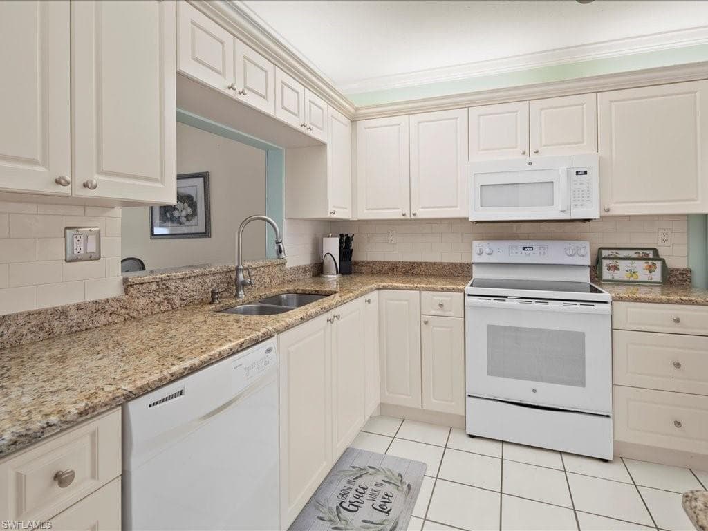 1802 Kings Lake Blvd 105, Naples, FL 34112-13