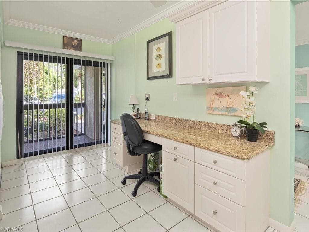 1802 Kings Lake Blvd 105, Naples, FL 34112-15