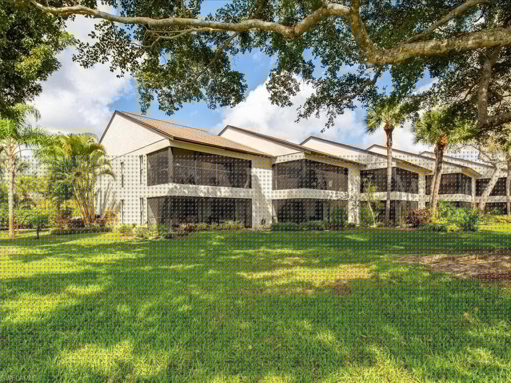1802 Kings Lake Blvd 105, Naples, FL 34112-1