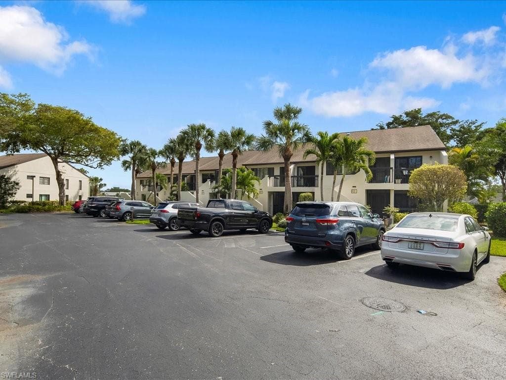 1802 Kings Lake Blvd 105, Naples, FL 34112-24