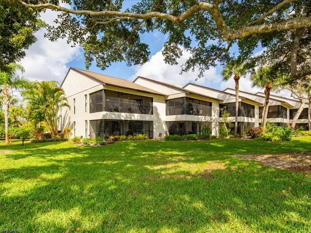 1802 Kings Lake Blvd 105, Naples, FL 34112-2