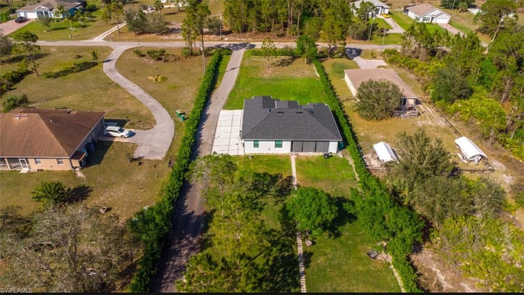 2406 37th Ave NE, Naples, FL 34120-33