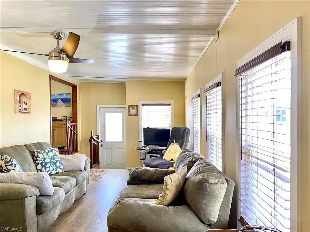 16 Garnet Dr 16g, Naples, FL 34114-10