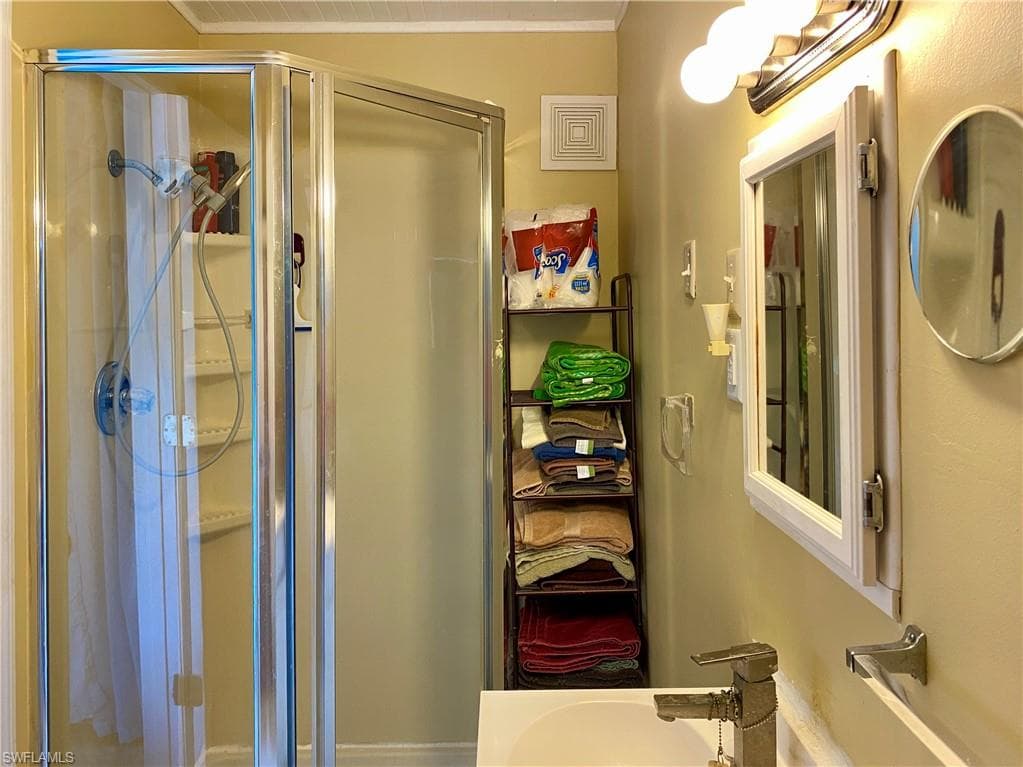 16 Garnet Dr 16g, Naples, FL 34114-12