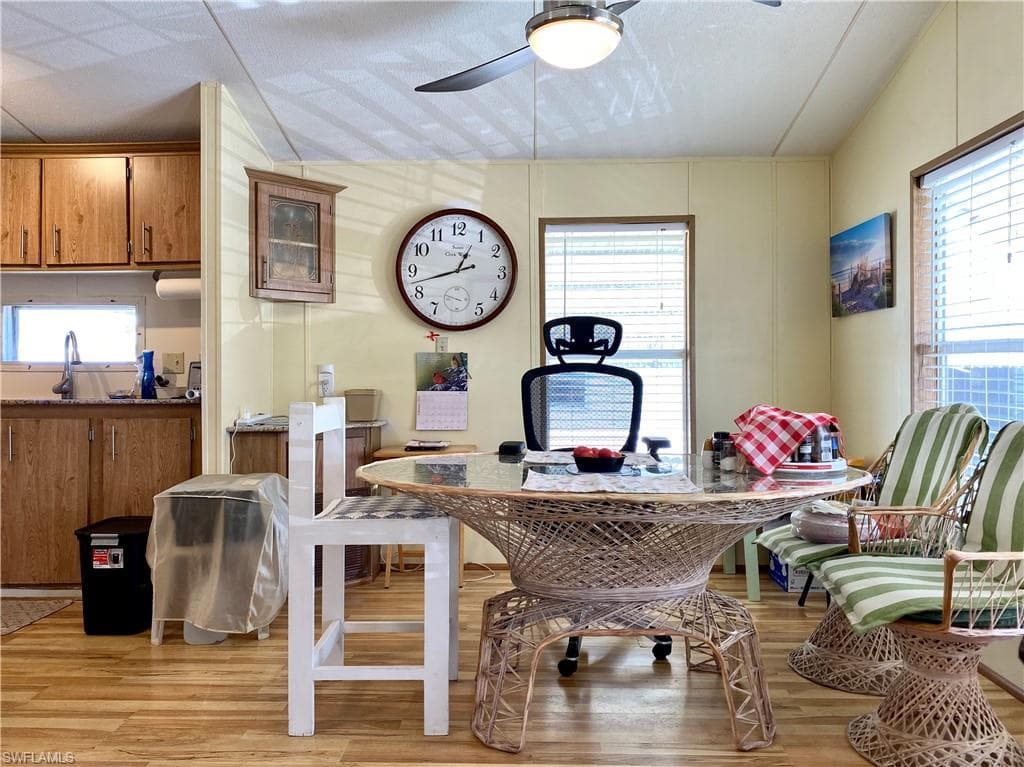 16 Garnet Dr 16g, Naples, FL 34114-15