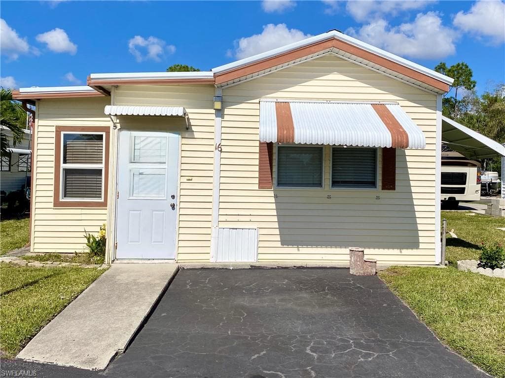 16 Garnet Dr 16g, Naples, FL 34114-2