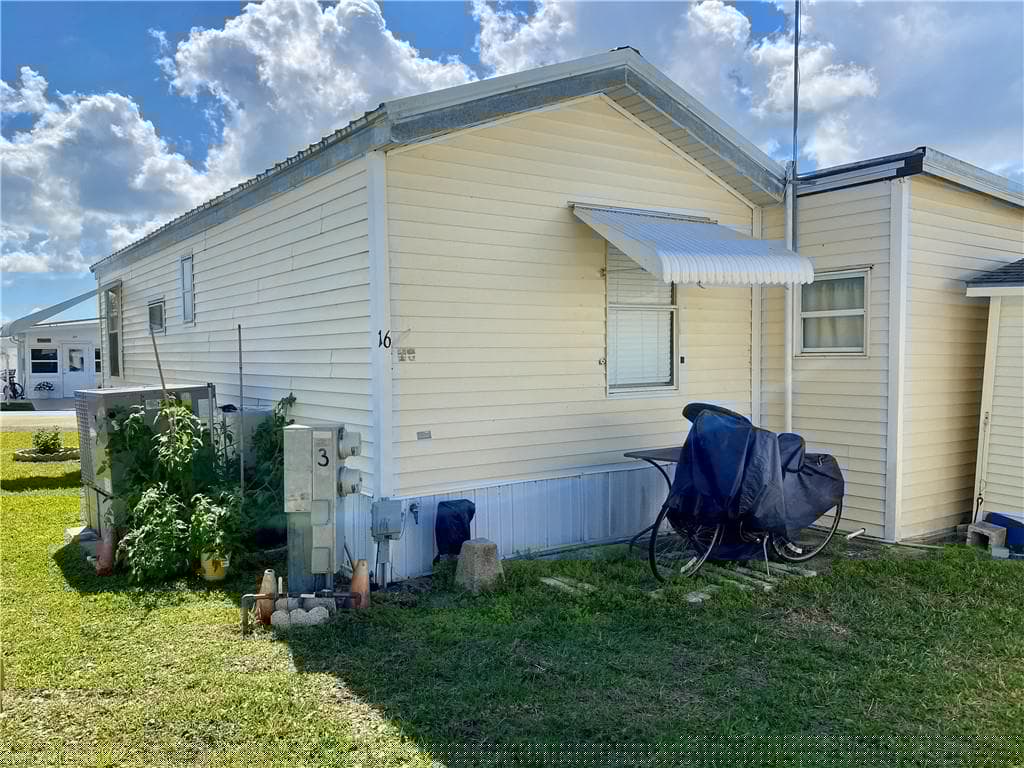 16 Garnet Dr 16g, Naples, FL 34114-5