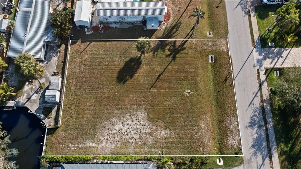 4460 Tarpon Ave, Bonita Springs, FL 34134-4