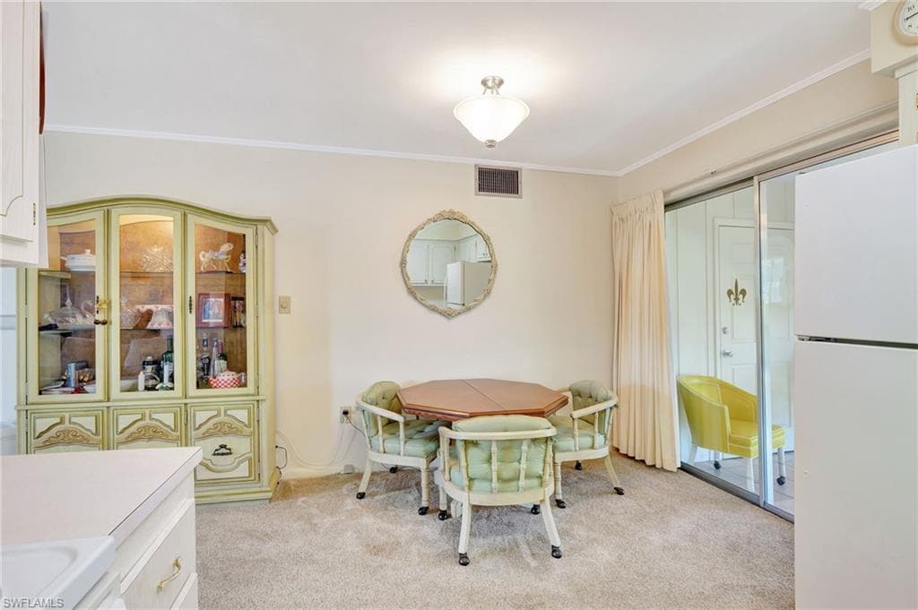657 Palm View Dr A3, Naples, FL 34110-14