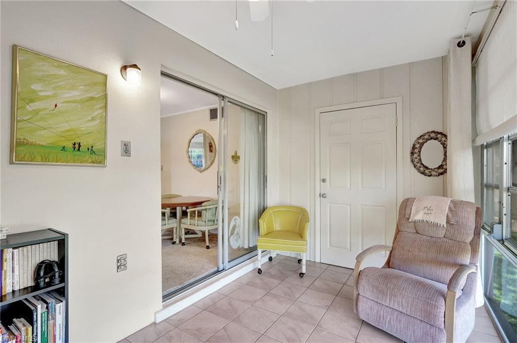 657 Palm View Dr A3, Naples, FL 34110-18