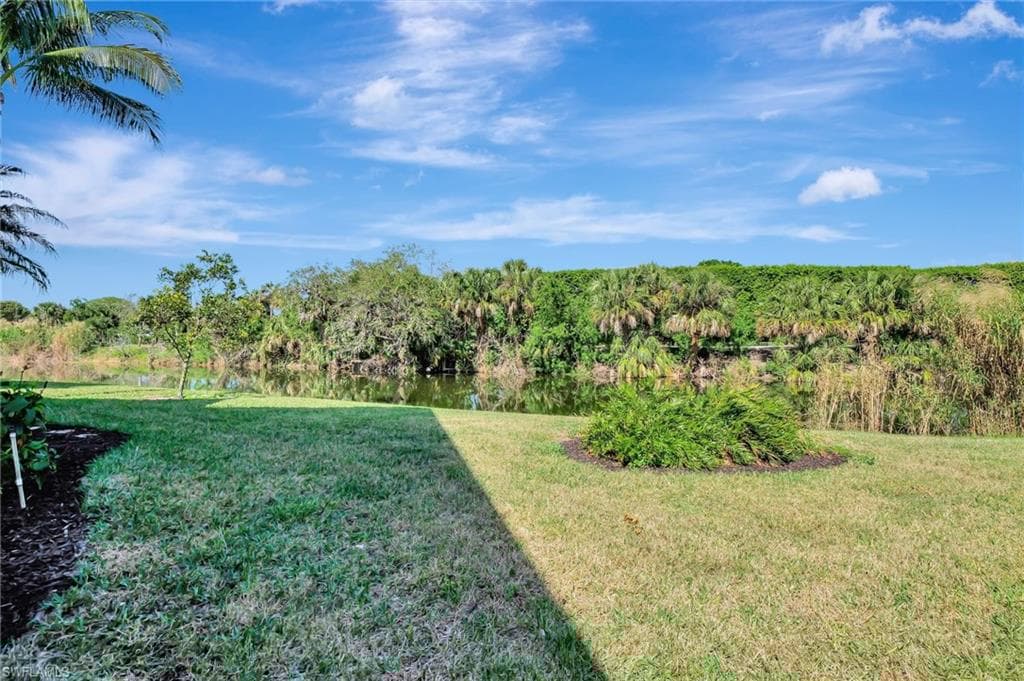 657 Palm View Dr A3, Naples, FL 34110-7