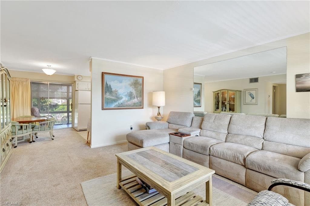 657 Palm View Dr A3, Naples, FL 34110-8