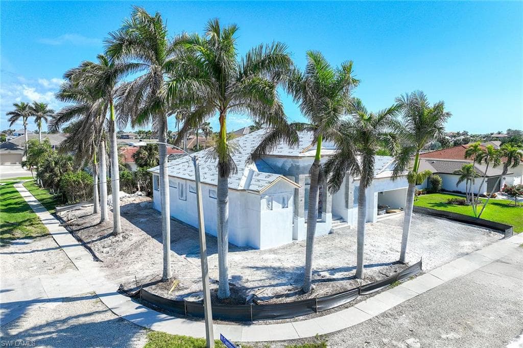 101 Beachcomber St, Marco Island, FL 34145-4