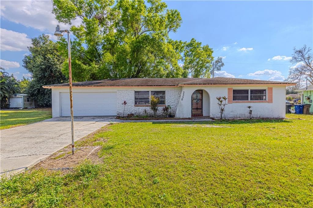 2330 Caladium Rd, Fort Myers, FL 33905-2