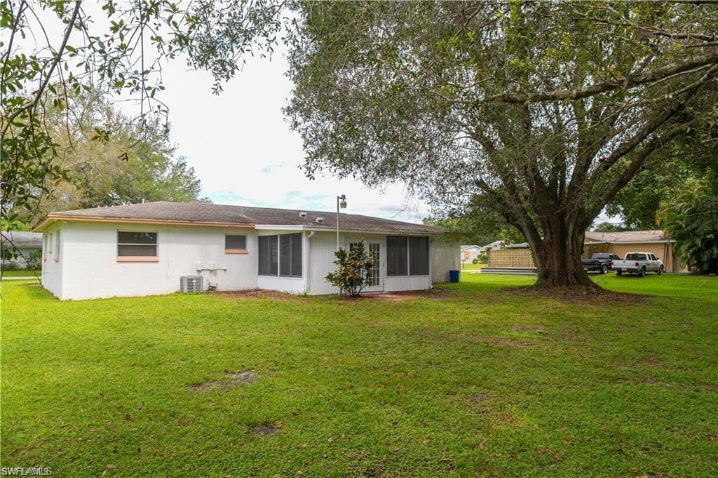 2330 Caladium Rd, Fort Myers, FL 33905-4