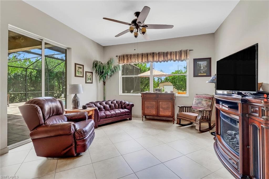1911 47th Ave NE, Naples, FL 34120-18