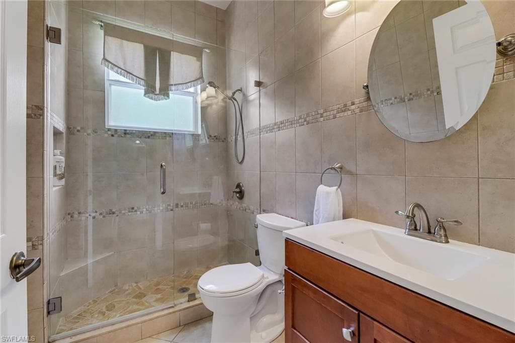 1911 47th Ave NE, Naples, FL 34120-21