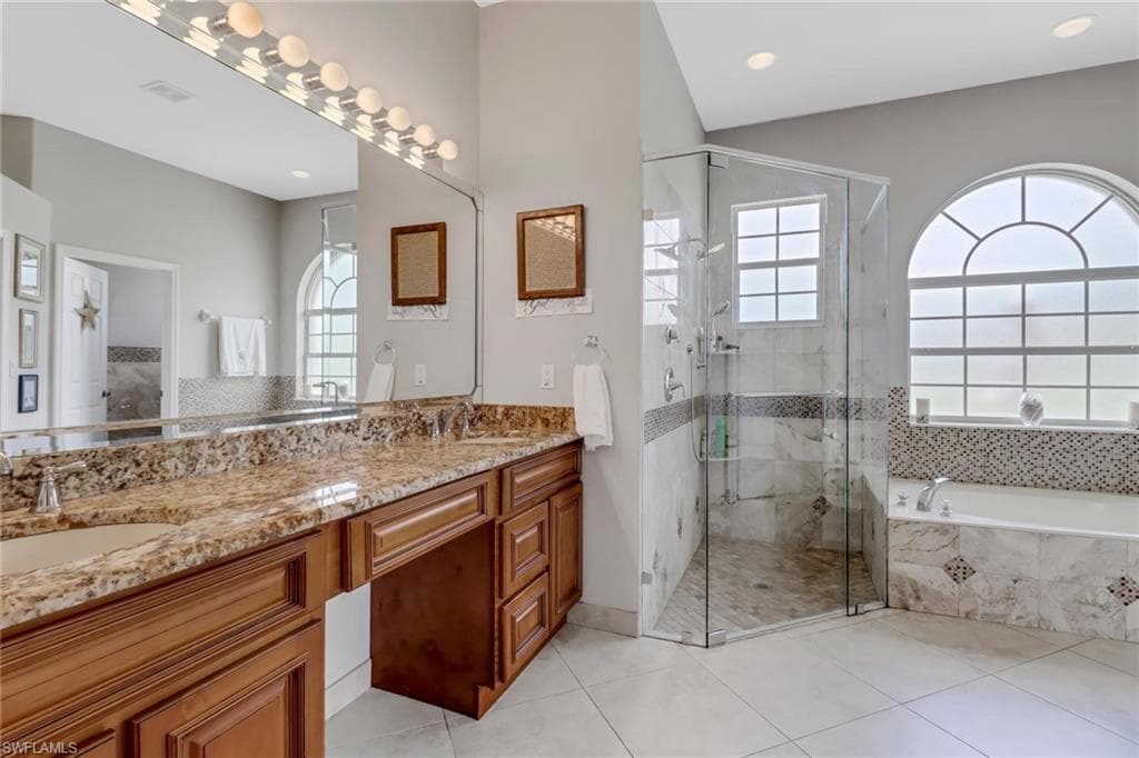 1911 47th Ave NE, Naples, FL 34120-27
