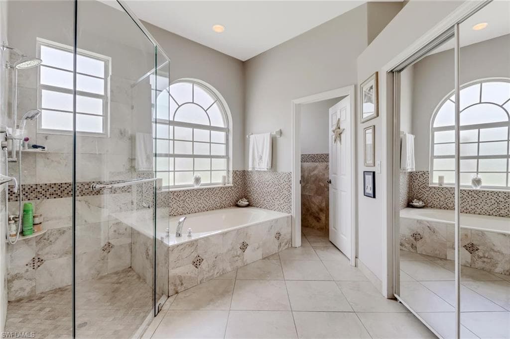 1911 47th Ave NE, Naples, FL 34120-28