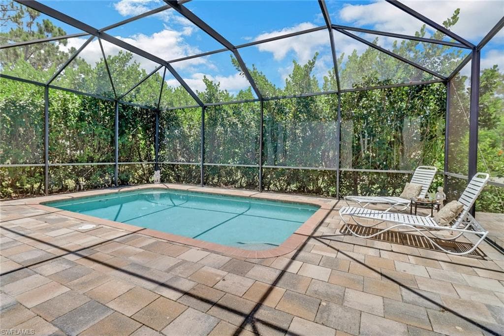 1911 47th Ave NE, Naples, FL 34120-30