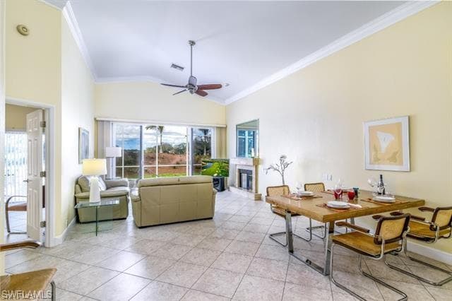 66 Fountain Cir, Naples, FL 34119-10