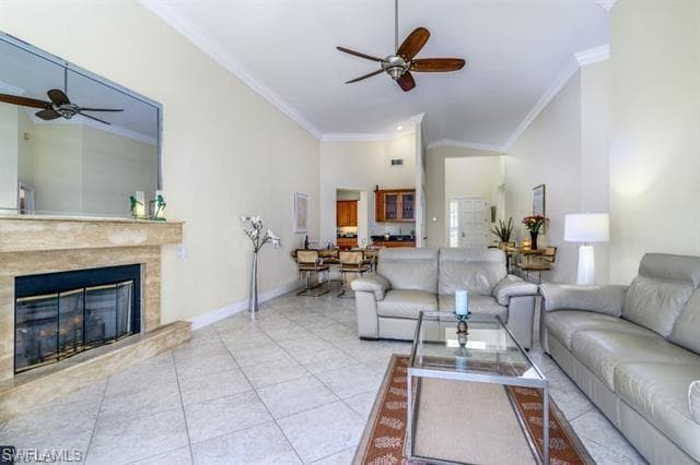 66 Fountain Cir, Naples, FL 34119-11