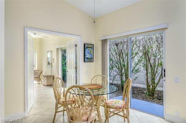 66 Fountain Cir, Naples, FL 34119-14