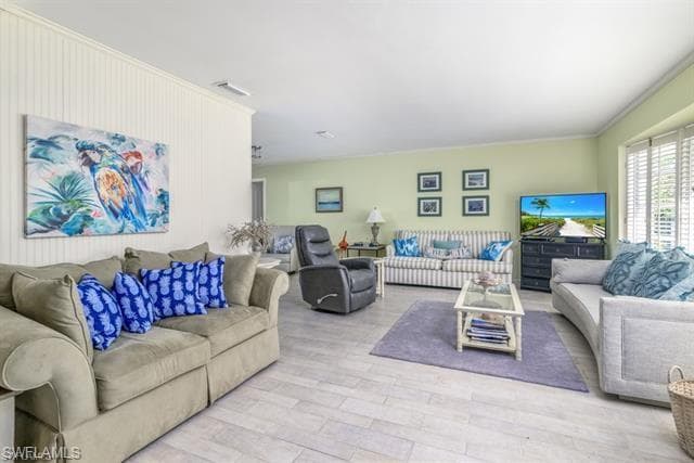 737 Mooring Line Dr, Naples, FL 34102-4