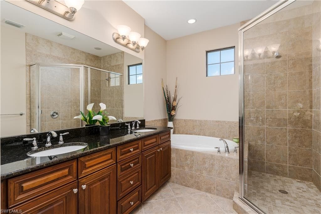9051 Capistrano St N 4302, Naples, FL 34113-13