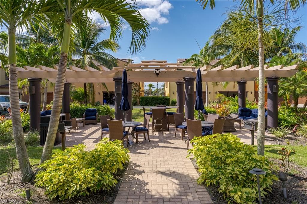 9051 Capistrano St N 4302, Naples, FL 34113-25
